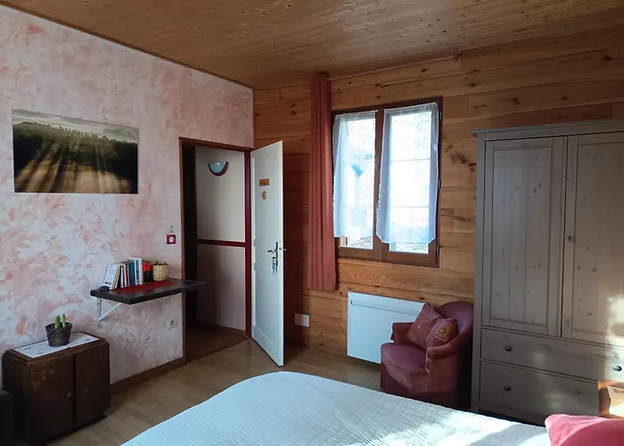 Guest house Domaine Du Der - Au Milieu De Nulle Part, Et Tables Dhotes Au Du Der Outines