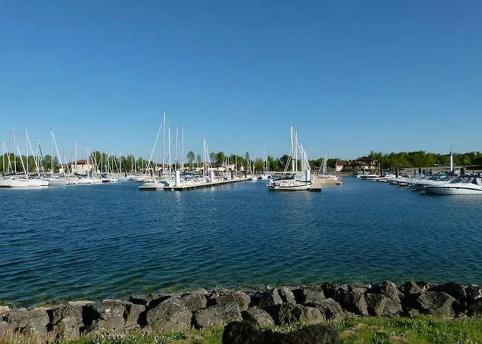 Domaine Du Der - Au Milieu De Nulle Part, Et Tables Dhotes Au Du Der Guest house Outines